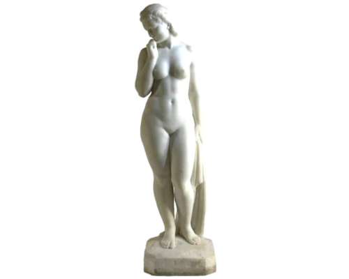 Baigneuse – A Refined Carrara Marble Sculpture by Cipriani Ugo di Meneville (1887-1960)