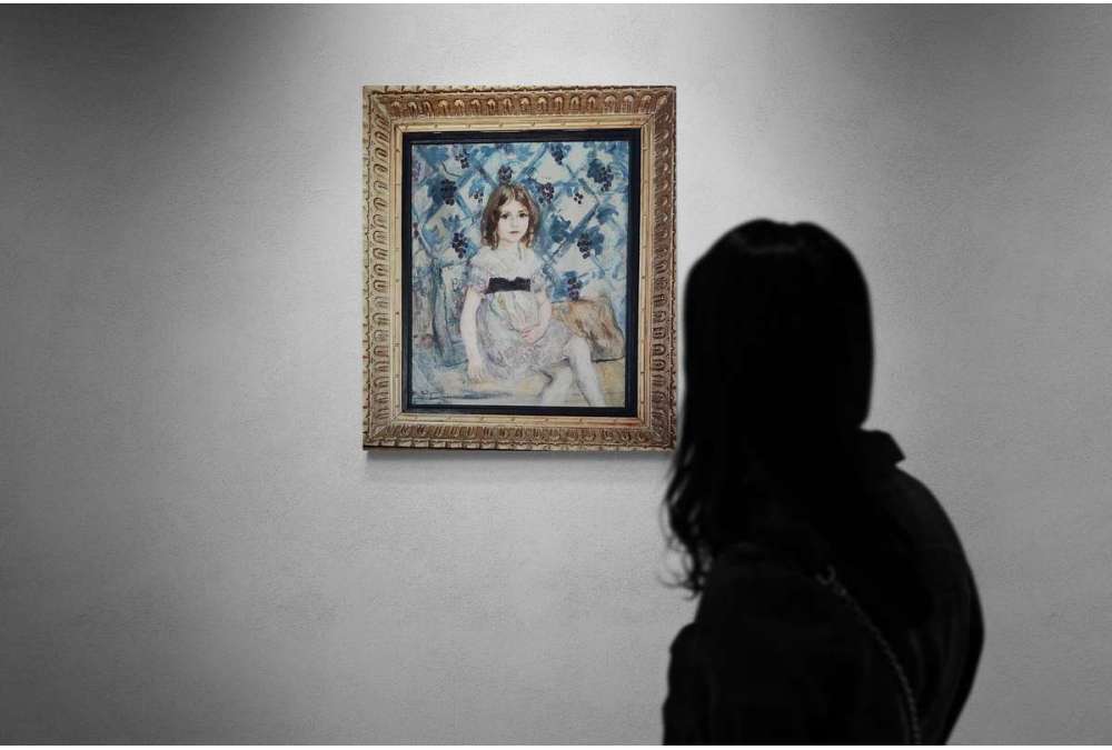 Jeune Fille Assise – Huile sur Toile par Tancrède Synave (1870–1936)