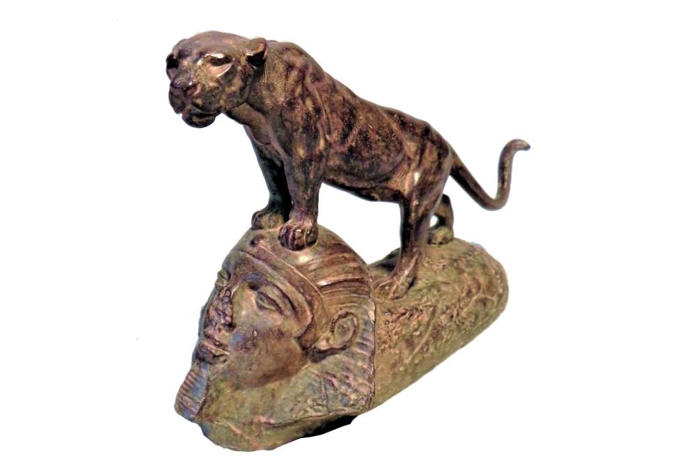 Lionne debout sur un sphinx - Clovis-Edmond Masson (1838-1913)