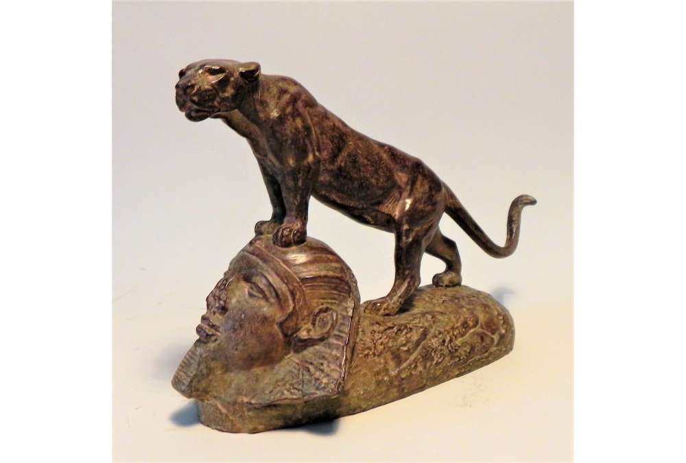 Lionne debout sur un sphinx - Clovis-Edmond Masson (1838-1913)