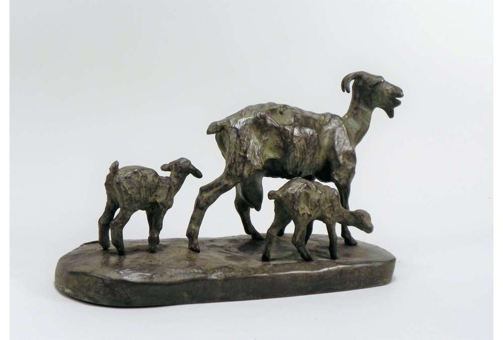 Statue de Chèvre en Bronze et ses Chevreaux par Ary Bitter