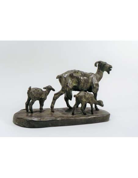 Statue de Chèvre en Bronze et ses Chevreaux par Ary Bitter