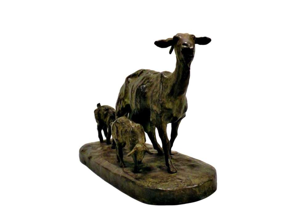 Statue de Chèvre en Bronze et ses Chevreaux par Ary Bitter